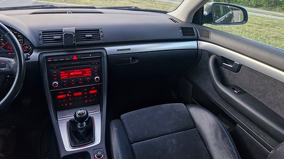 Audi A4 6 of 15