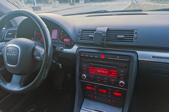 Audi A4 5 of 15