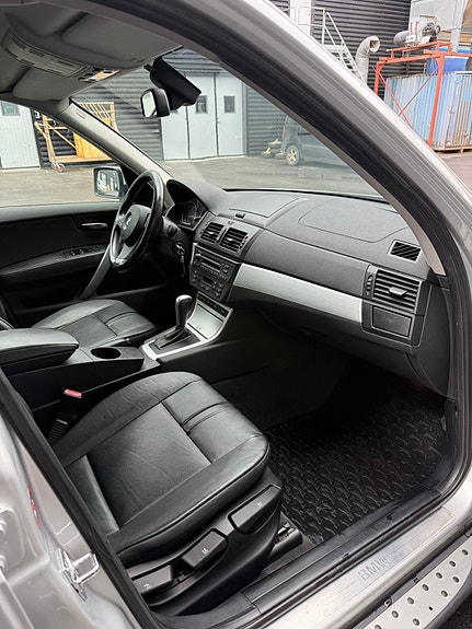 BMW X3 8 of 11