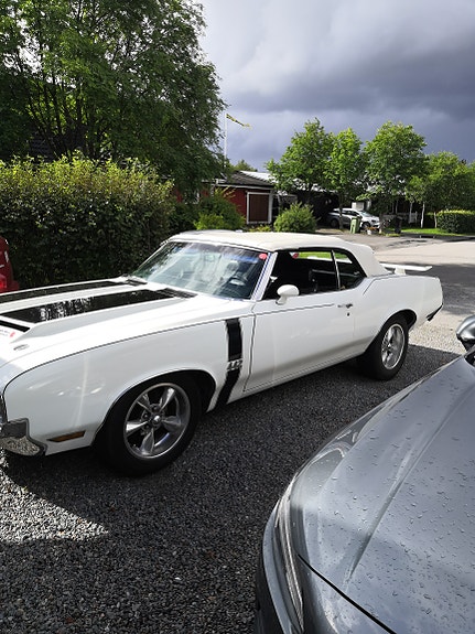 Oldsmobile Cutlass 4 of 7