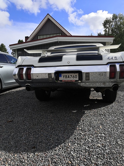 Oldsmobile Cutlass 5 of 7