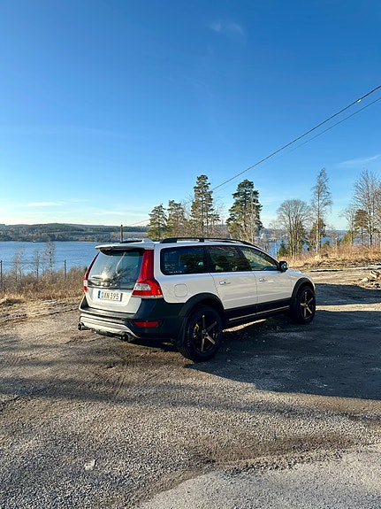 Volvo XC70 2 of 6