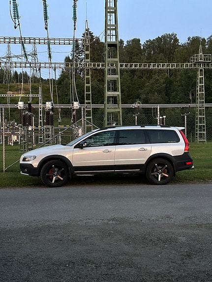 Volvo XC70 4 of 6