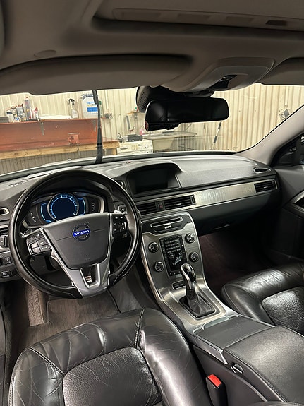 Volvo XC70 6 of 6