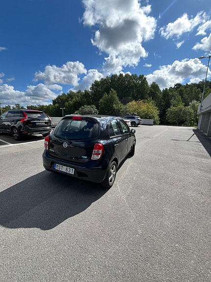 Nissan Micra 4 of 5