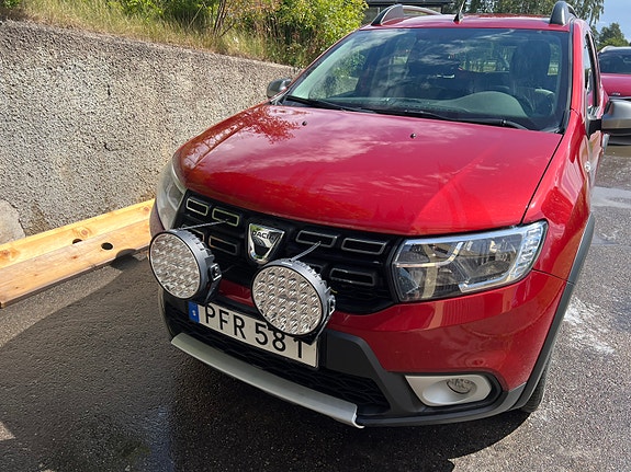 Dacia Sandero Stepway 2 of 8