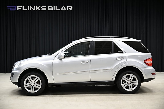 Mercedes-Benz ML350 2 of 30