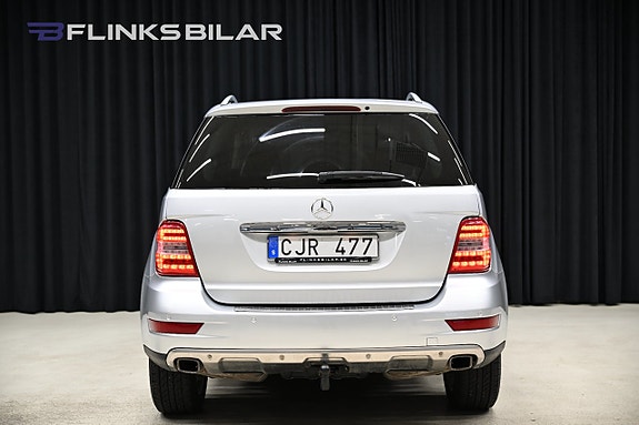 Mercedes-Benz ML350 4 of 30