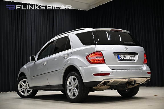 Mercedes-Benz ML350 3 of 29