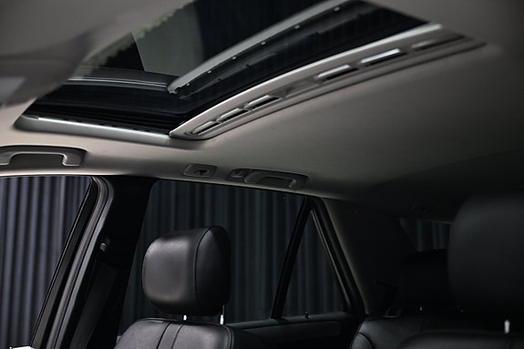 Mercedes-Benz ML350 13 of 30