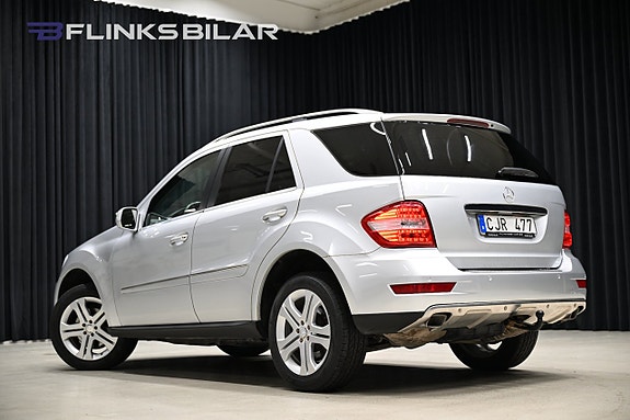 Mercedes-Benz ML350 3 of 30