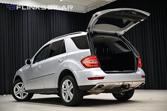 Mercedes-Benz ML350 5 of 29