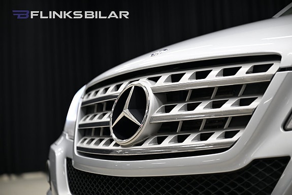 Mercedes-Benz ML350 9 of 30