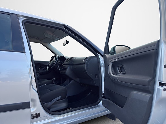 Skoda Fabia 14 of 29