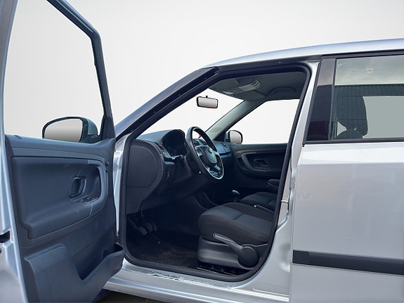 Skoda Fabia 10 of 29