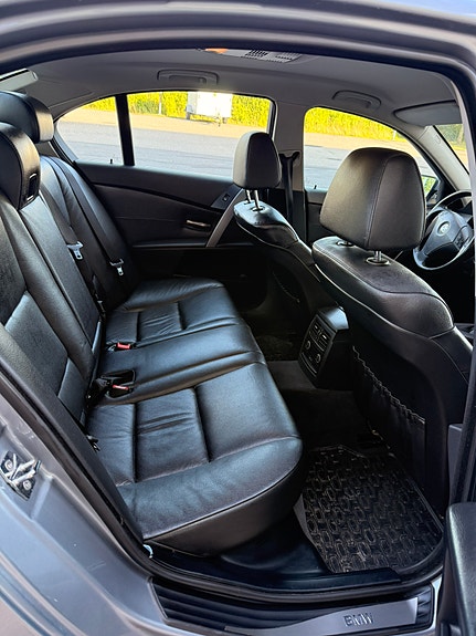 BMW 523i 5 of 10