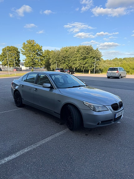 BMW 523i 10 of 10