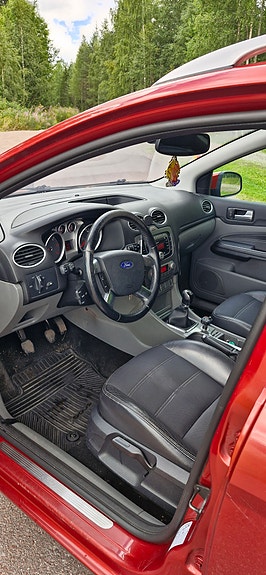 Ford Focus 4 of 7