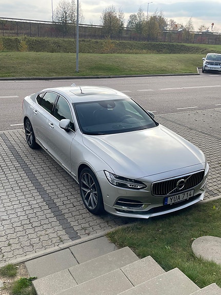 Volvo S90 2 of 8