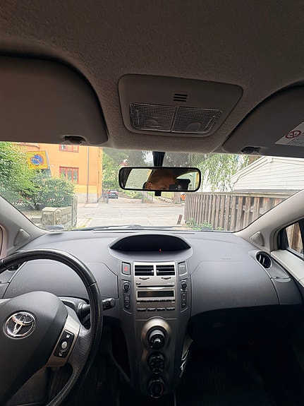 Toyota Yaris 13 of 15