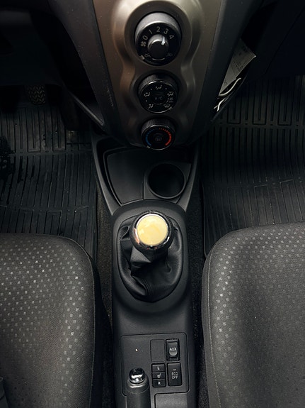Toyota Yaris 14 of 15