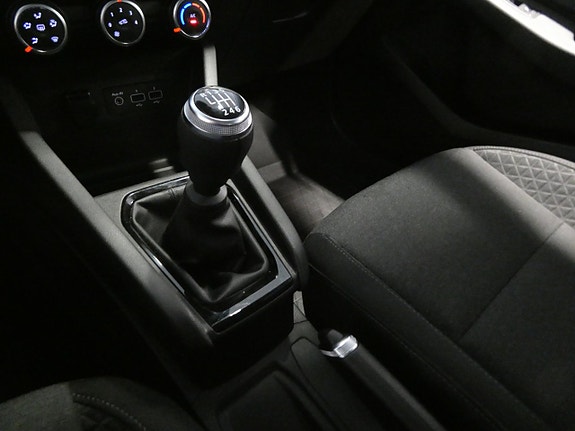 Renault Clio 16 of 20