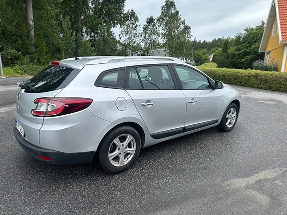 Renault Megane III 2 of 13