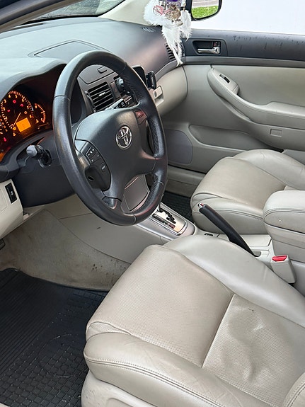 Toyota Avensis 5 of 5
