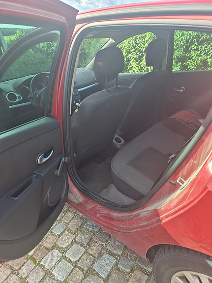 Renault Clio 2 of 6