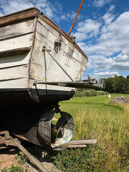 Historisk sjömätningsbåt ombyggd salongsbåt – Restaureringsobjekt 3 of 22
