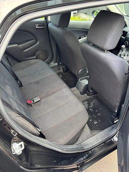 Mazda 2 8 of 12