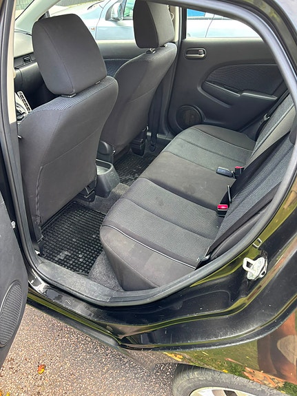 Mazda 2 10 of 12