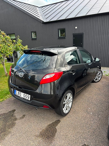 Mazda 2 2 of 12