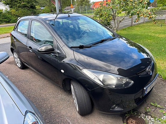 Mazda 2 4 of 12