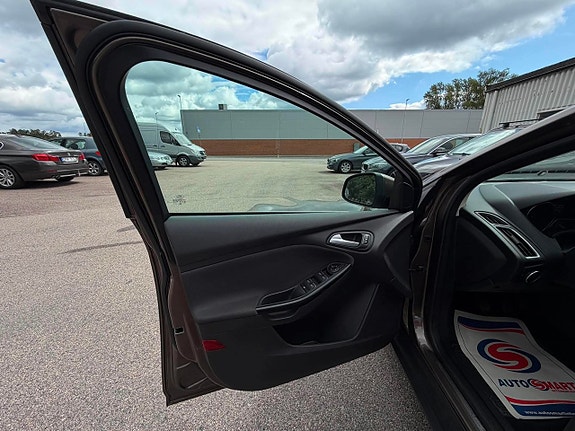 Ford Focus 11 of 22