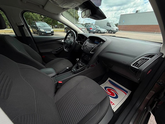 Ford Focus 14 of 22