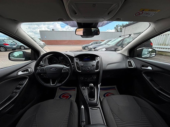 Ford Focus 8 of 22