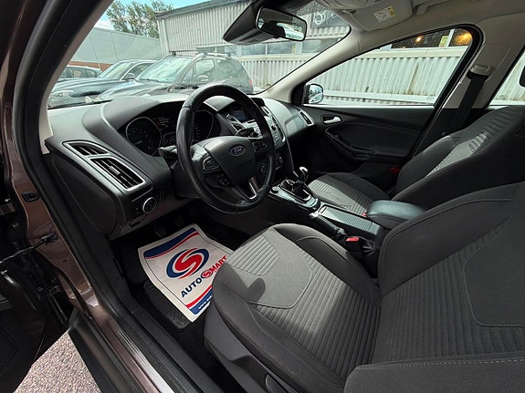 Ford Focus 10 of 22