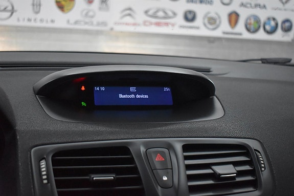 Renault Megane 9 of 12