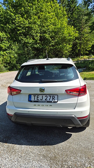 Seat Arona 3 of 8
