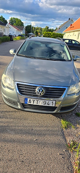 Volkswagen Passat 3 of 3