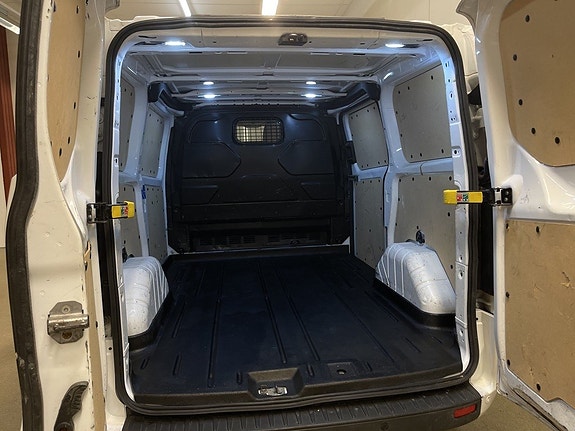 Ford Transit Custom 28 of 29