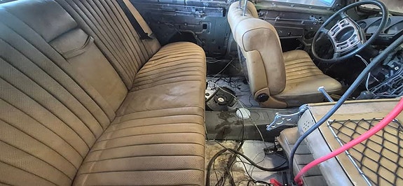 Mercedes-Benz 350 SE 3 of 7