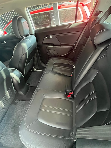 Kia Sportage 4 of 6