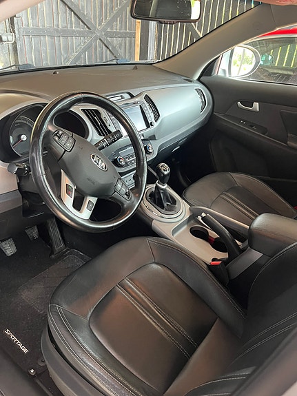 Kia Sportage 3 of 6