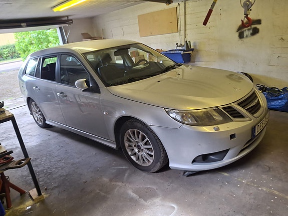 Saab 9-3 2 of 6