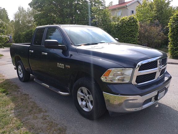 Dodge RAM 1500 2 of 6