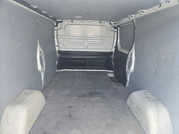 Opel Vivaro 11 of 15