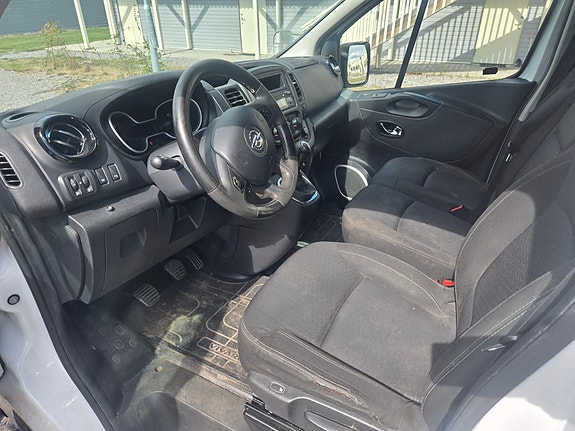 Opel Vivaro 7 of 15