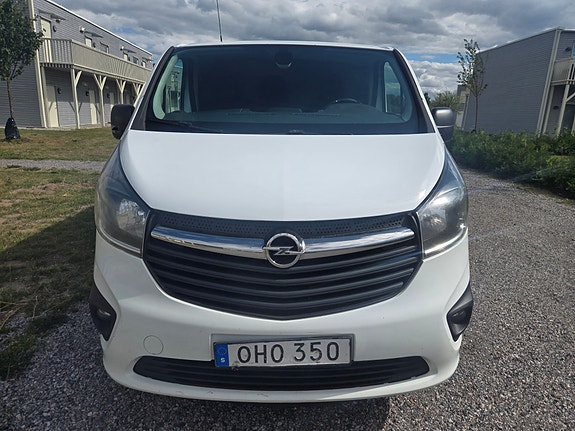 Opel Vivaro 2 of 15